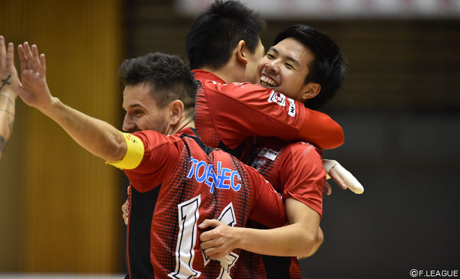 27_20151103_hkd-ngy_1308-L